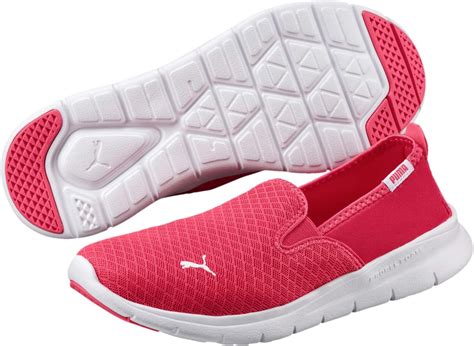 puma soft foam women sneaker.